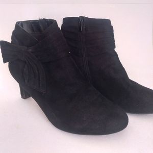 East 5th, 10, black booties